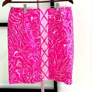Lilly Pulitzer Skirt - bought years ago never worn with tags lined zipped back
